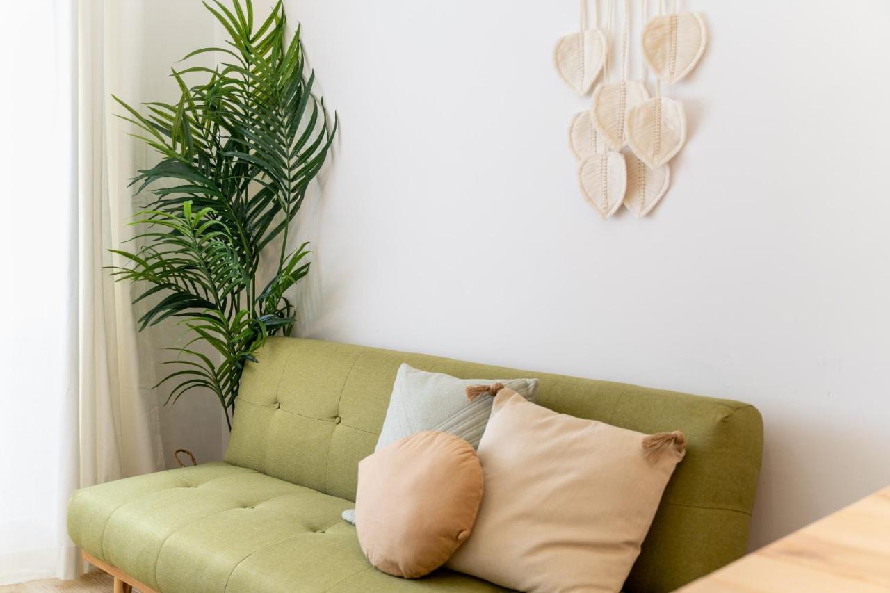 Renew Yourself At An Unvarnished Hideaway Apartamento