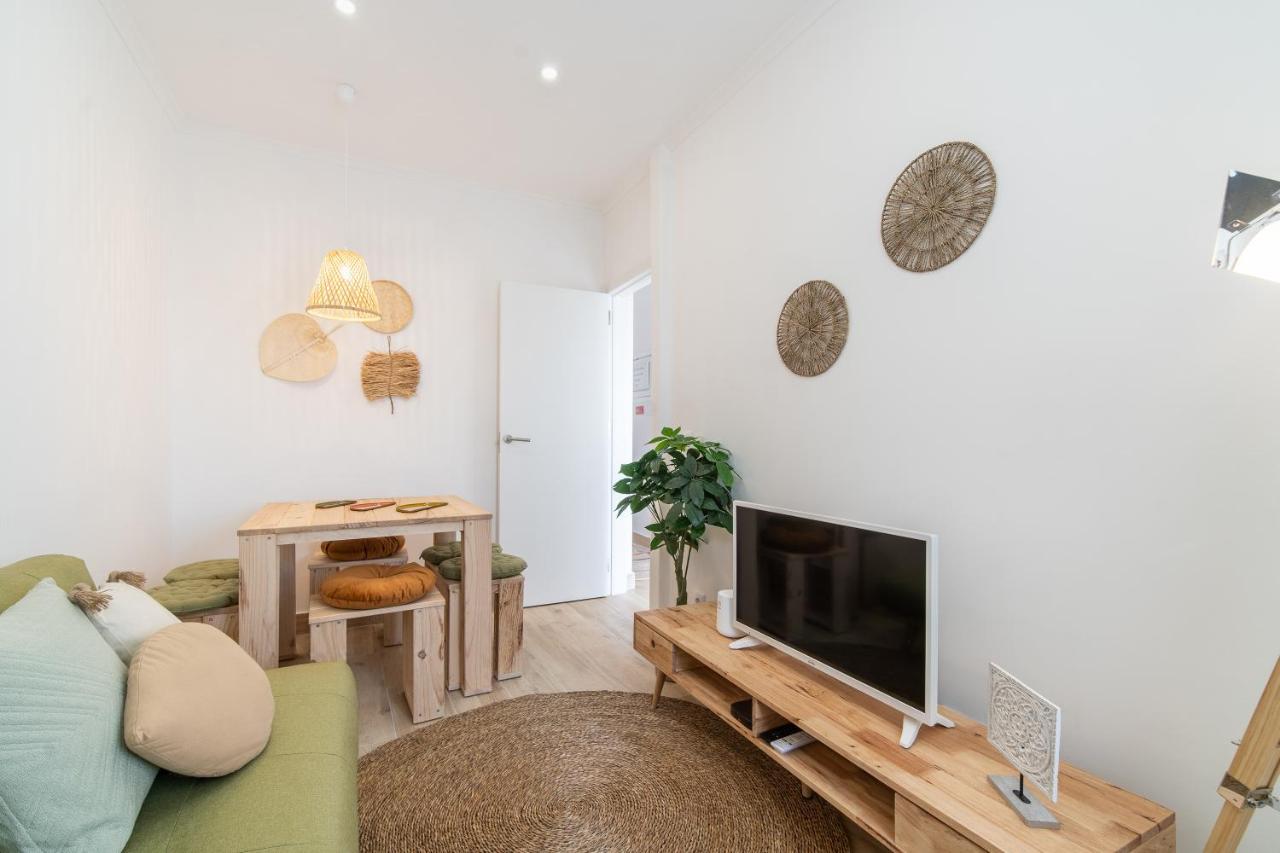 Renew Yourself At An Unvarnished Hideaway Lejlighed